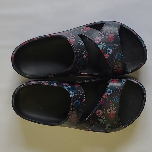 Sandals - Picture 3 of 5